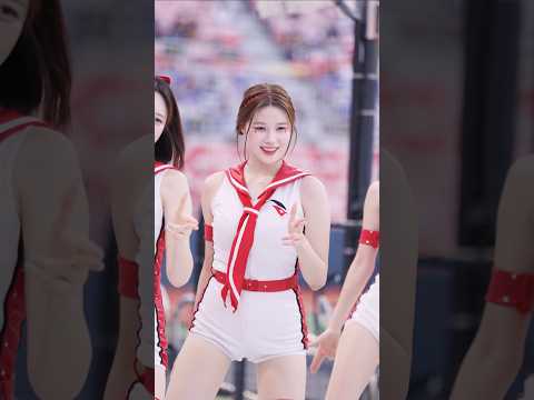 Youtube: 바디수트 정복입고 제일 예쁜 피리춤 아웃송 #이예빈 KT 위즈 #치어리더