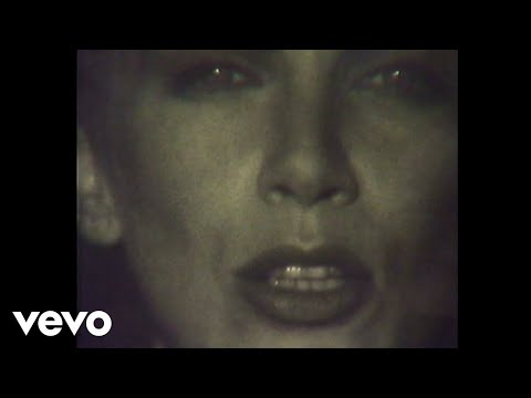 Youtube: Eurythmics, Annie Lennox, Dave Stewart - Miracle of Love (Official Video)