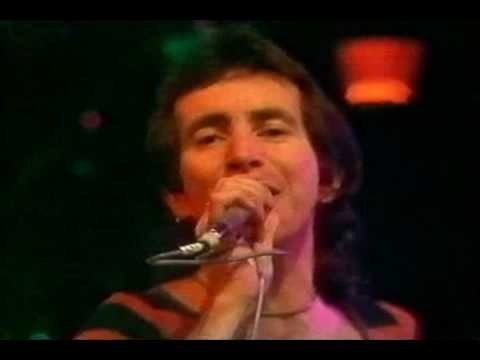 Youtube: AC/DC - TNT (Live with Bon Scott)