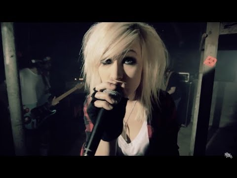Youtube: The Nearly Deads - Never Look Back (ZOMBIE MUSIC VIDEO)
