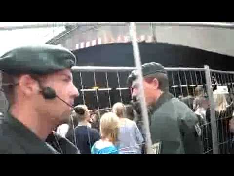 Youtube: Massenpanik durch Polizeisperren - Love Parade 2010 Duisburg