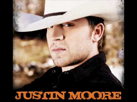 Youtube: Justin Moore - Bed Of My Chevy