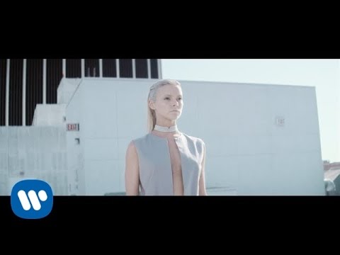 Youtube: Muse - Mercy [Official Music Video]