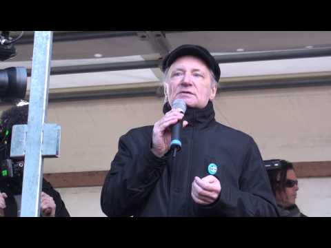 Youtube: Eugen Drewermann spricht auf der Demonstration in Berlin am 13.12. 2014 gegen Joachim Gauck.