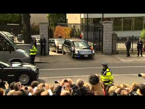 Youtube: Obama's car gets stuck at US Embassy