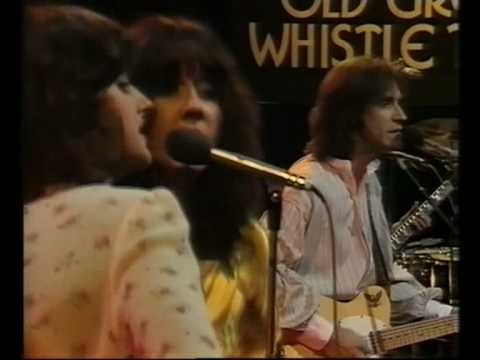 Youtube: The Kinks -  Life Goes On, 1977