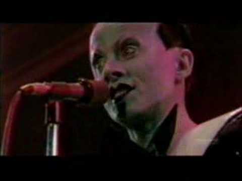 Youtube: Klaus Nomi - Total Eclipse (live)