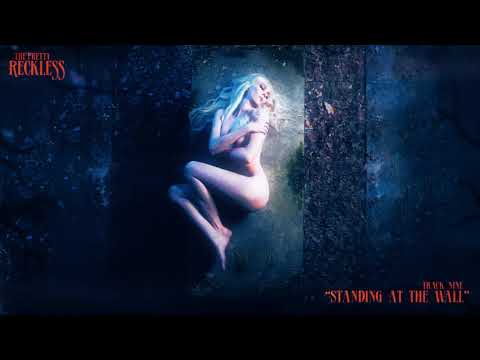 Youtube: The Pretty Reckless - Standing At The Wall
