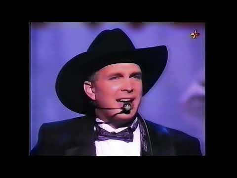 Youtube: That summer - Garth Brooks - ACM 1993