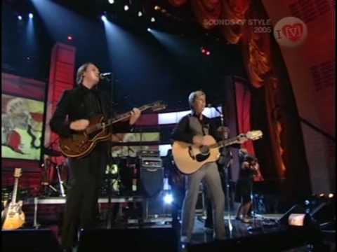 Youtube: Arcade Fire & David Bowie - Wake Up | HQ | Fashion Rocks 2005