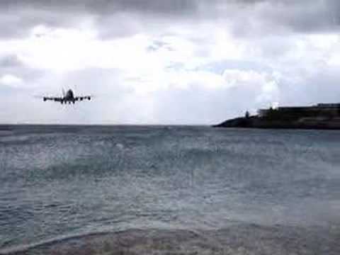 Youtube: 747 Landing - St.Maarten