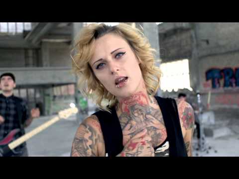 Youtube: Jennifer Rostock - Ein Schmerz und eine Kehle (Official Video)