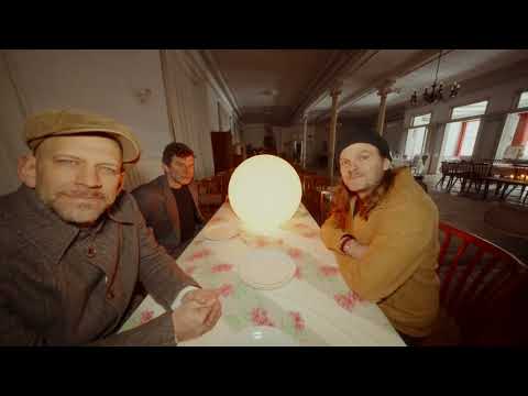 Youtube: Sportfreunde Stiller - Keine Blumen ohne Regen (offizielles Musikvideo)
