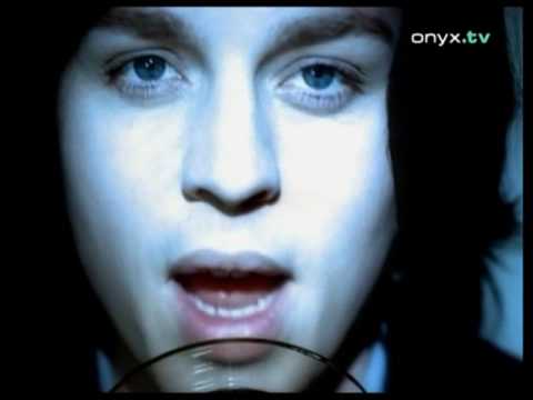 Youtube: Savage Garden To the moon and back