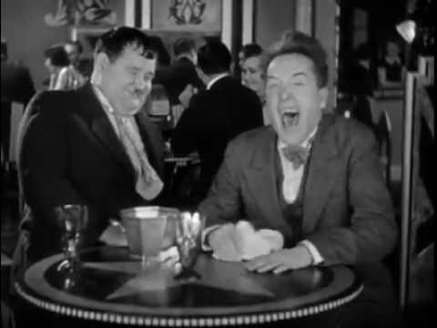 Youtube: Ansteckendes Lachen im Restaurant verbreitet gute Laune