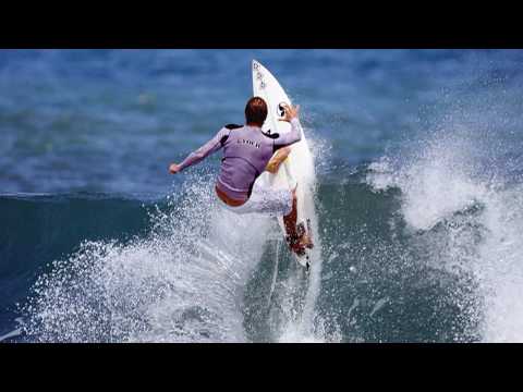 Youtube: JUNIOR BROWN-surf medley.avi