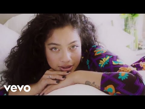 Youtube: Kiana Ledé - EX (Official Video)