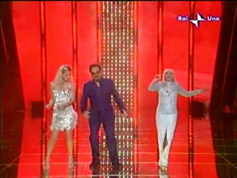 Youtube: Carramba 2008 TOM JONES - SEX BOMB