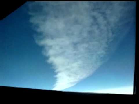 Youtube: CHEMTRAILS - THE ULTIMATE PROOF -  LEAKED INSIDE COCKPIT VIEW