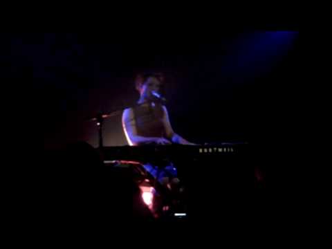 Youtube: Michael Jackson's "Billie Jean" cover by Amanda Palmer (live)