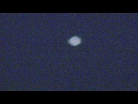 Youtube: AMAZING EXCLUSIVE FOOTAGE of UFO or ISS in Bendigo. you decide!! 14/04/09 April 2009 HD