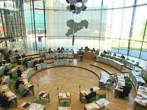 Youtube: Lauter nette Leute - wie die Rechten in Sachsen ankommen 1/6