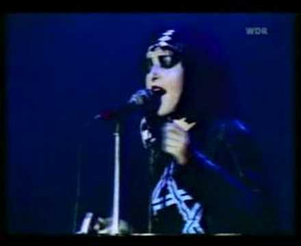 Youtube: Siouxsie and the Banshees - Israel - Live 1981