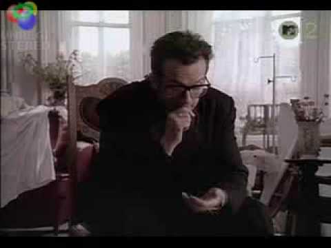 Youtube: Veronica Elvis Costello