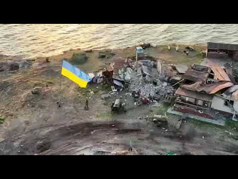 Youtube: На острові Зміїний підняли український прапор