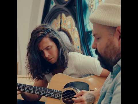 Youtube: Billy Raffoul & ⁨@DonovanWoodsMusic⁩ - The Love of My Life (Great Lakes Version) (Official Video)