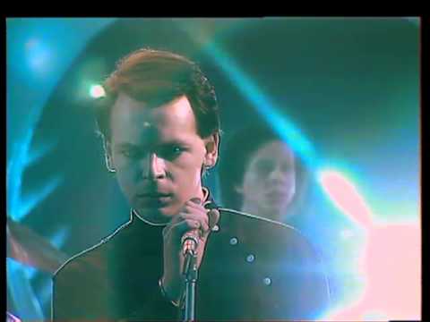 Youtube: GARY NUMAN. / TUBEWAY ARMY.       ARE FRIENDS ELECTRIC.     (TOPPOP TV)
