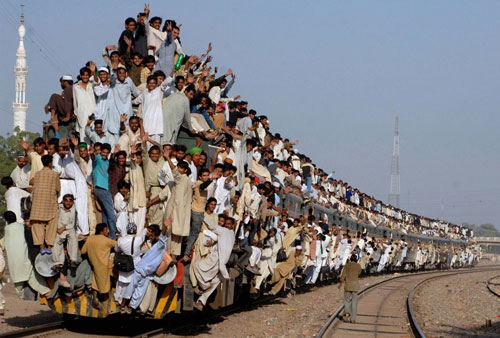 train-croud