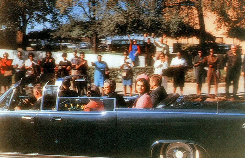 15c. Croft Photo Showing JFKs Car On Elm