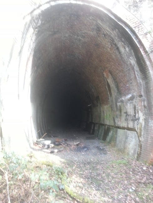 Tunnel  2