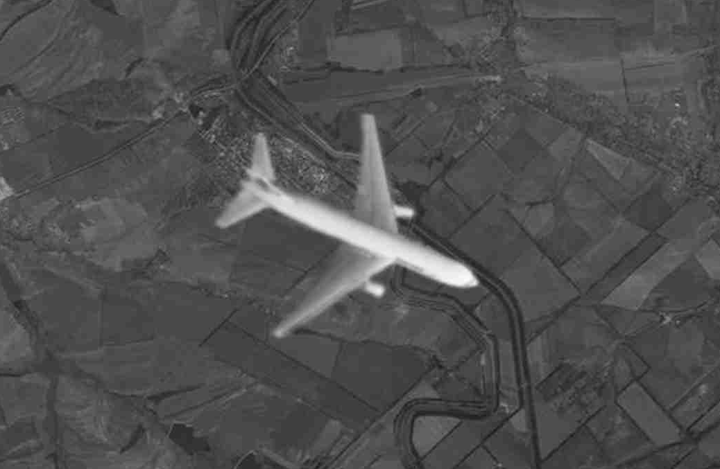 Последние секунды полета. Малазийский Боинг истребитель. Спутниковые снимки сбитого Боинга. Спутниковые снимки mh17.