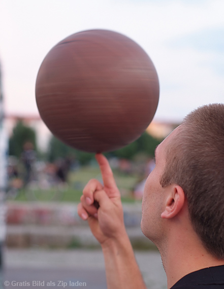 ball-auf-finger-drehen