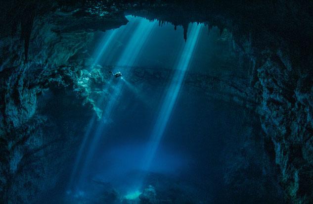 taucher-in-einer-cenote-nahe-tulum-22342